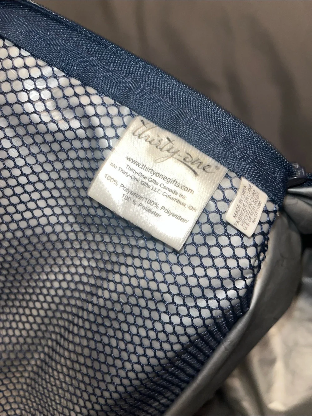 thirty-one Navy Insulated Lunch Tote with Coral, Teal & Cream Dot Pattern